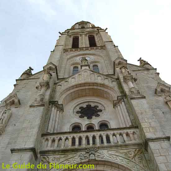 L'église de  Sainte-Lumine de Coutais