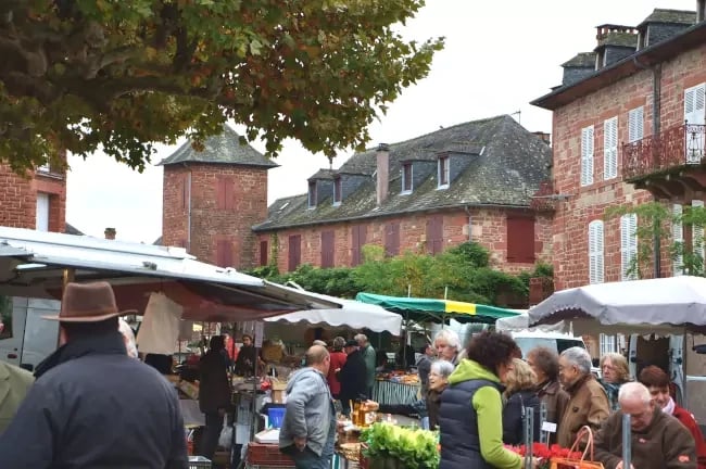 Jour de marché à Meyssac