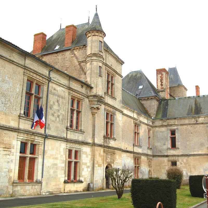 Le château de Coulonges-sur-Autize