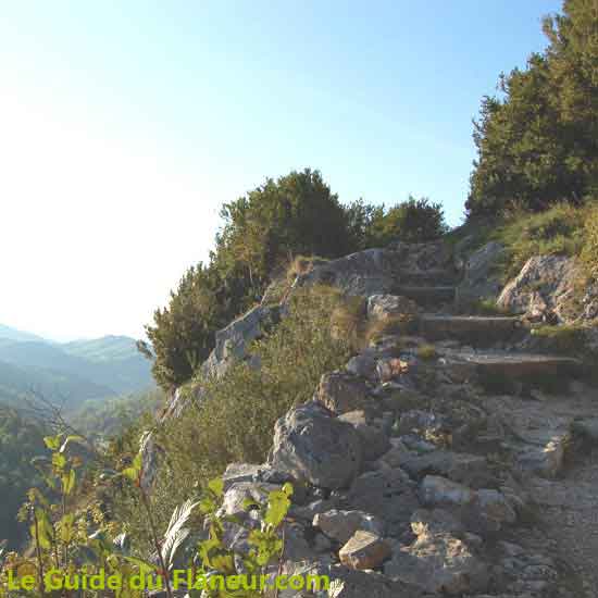 Le chemin qui mène au château de Montségur