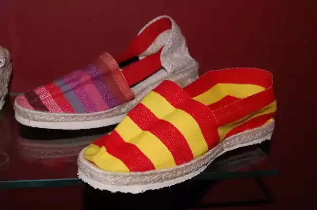 Espadrilles aux couleurs drapeau catalan