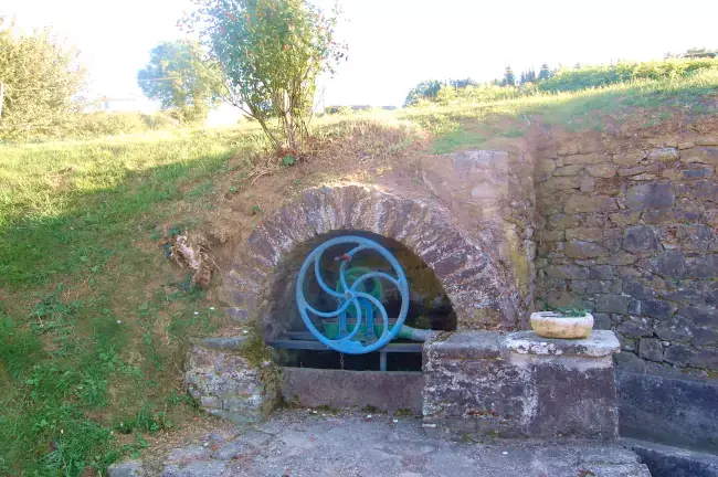 Fontaine Pouteaux à Roumengoux