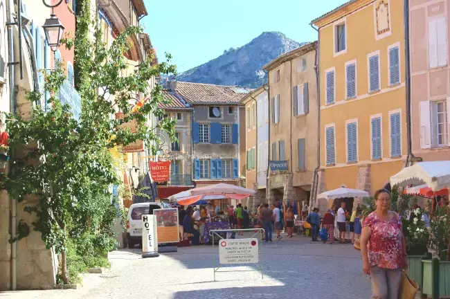 Jour de marché à Buis-les-Baronnies