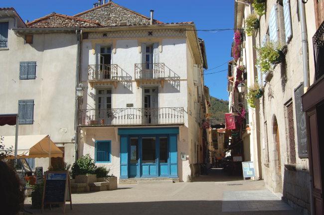 Place du village de Prats-de-Mollo