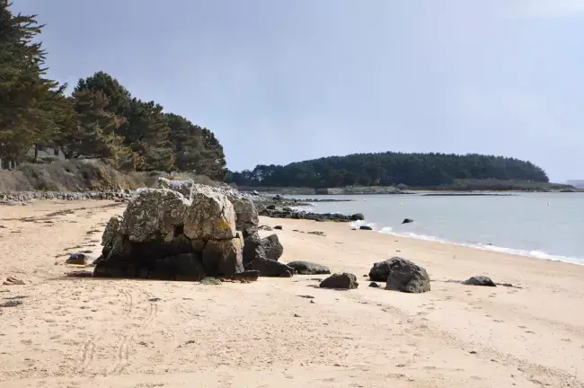 La plage de Moustérian