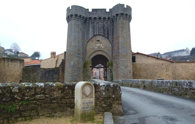 La porte Saint-Jacques à Parthenay