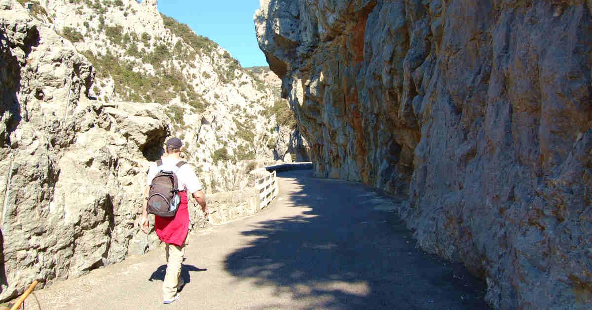 Randonnée pédestre des gorges de Galamus dans les Pyrénées-Orientales