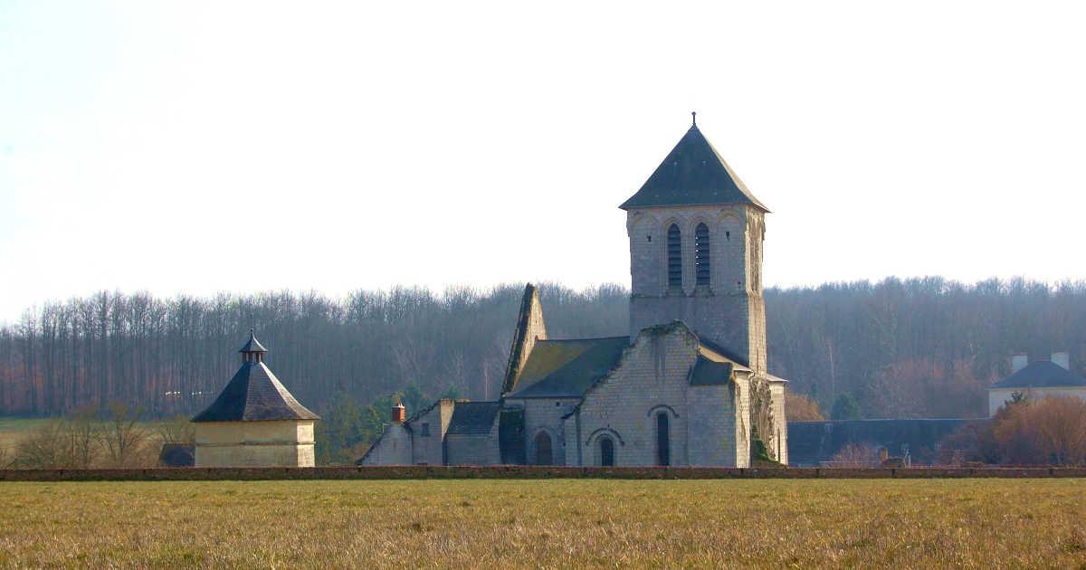 Randonnée pédestre de l'abbaye d'Asnières à Montreuil-Bellay dans le Maine-et-Loire