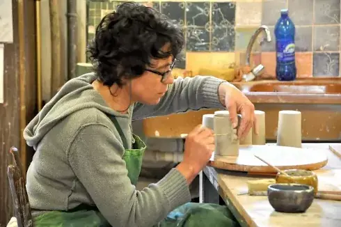 Rencontre avec une potière dans son atelier