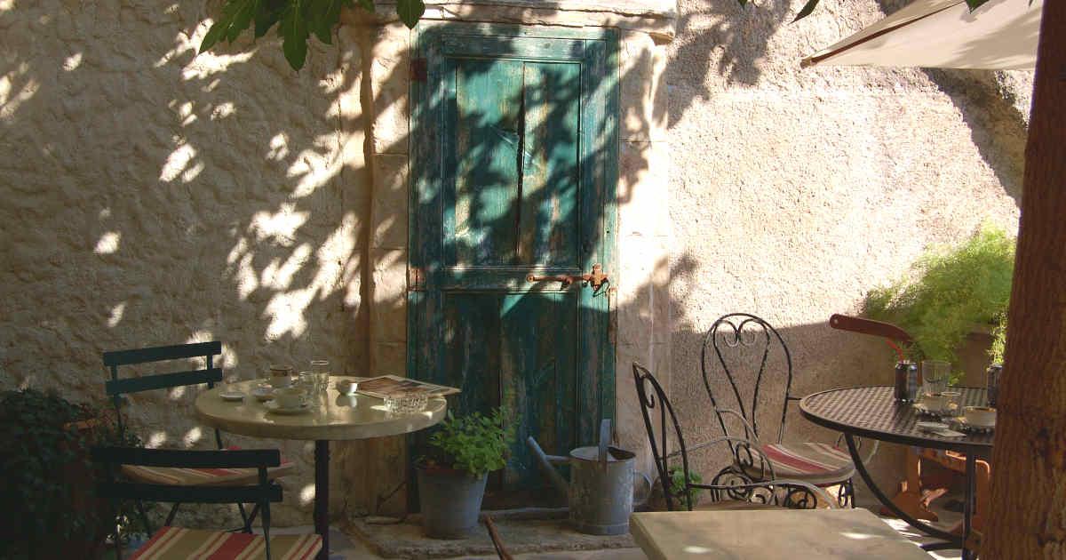 Salon de thé Le Village d'Antan - Commerce de Saint-Guilhem-le-Désert dans l'Hérault