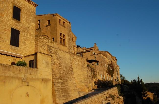 Le village de Castillon-du-Gard