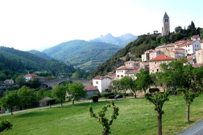Le village d'Olargues dans le département de l'Hérault