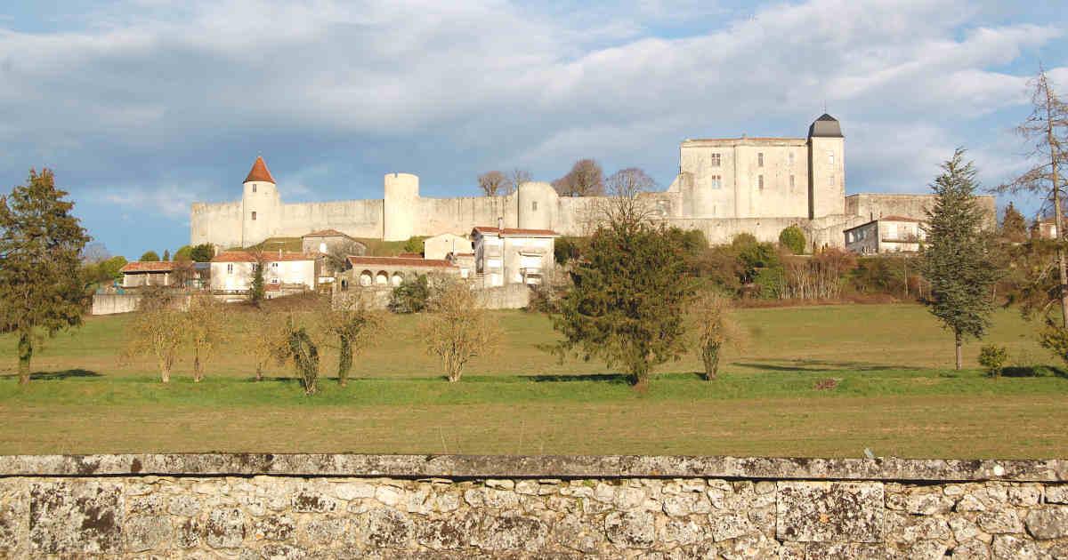 Visite du village de Villebois-Lavalette en Charente